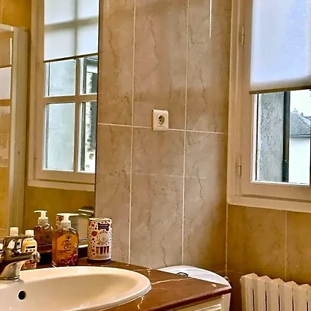 Artemis Bed and Breakfast Μπαρμπιζόν